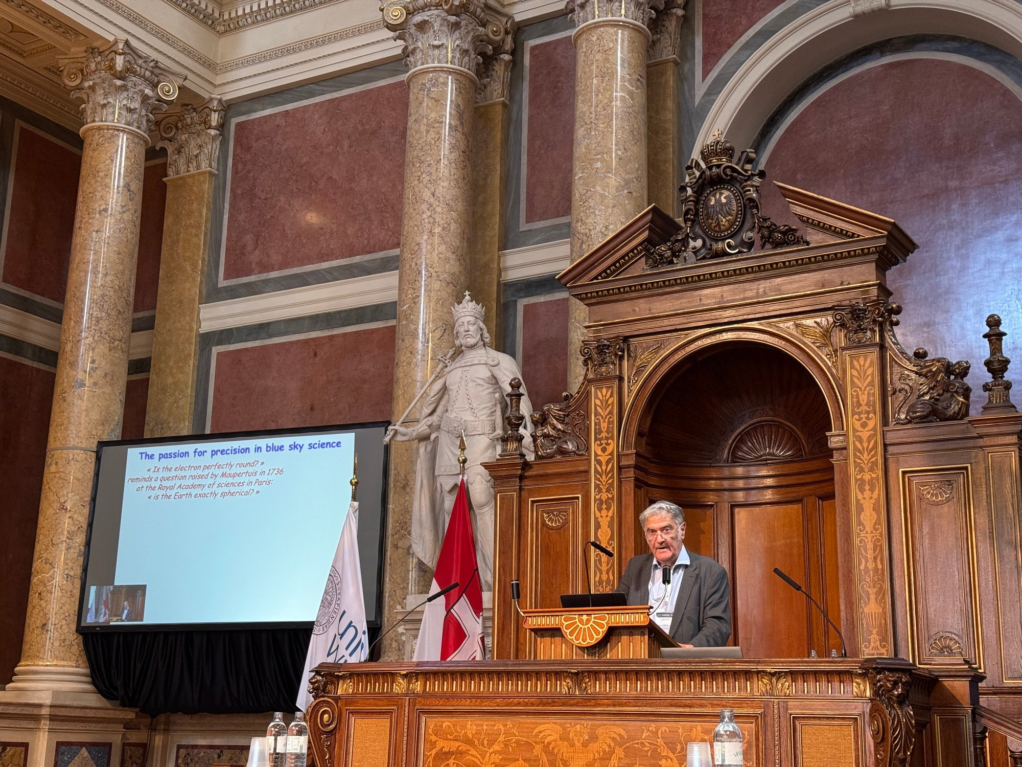 Serge Haroche wrapping up his excellent talk on lasers at the ERC symposium